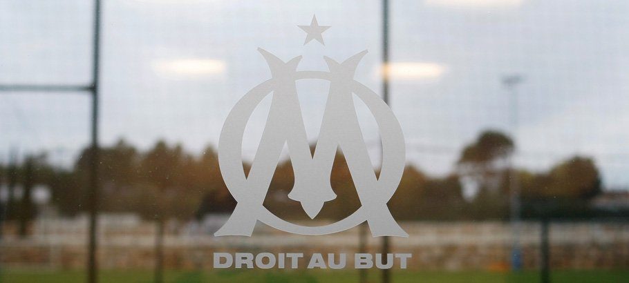 https://www.footballclubdemarseille.fr.fasterimage.io/wp-content/uploads/2016/04/Logo_OM_vitre_fcm2012.jpg